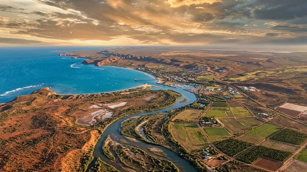 Scenic views of the region surrounding Carnarvon