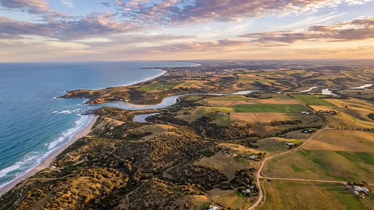 Scenic views of the region surrounding Glenelg