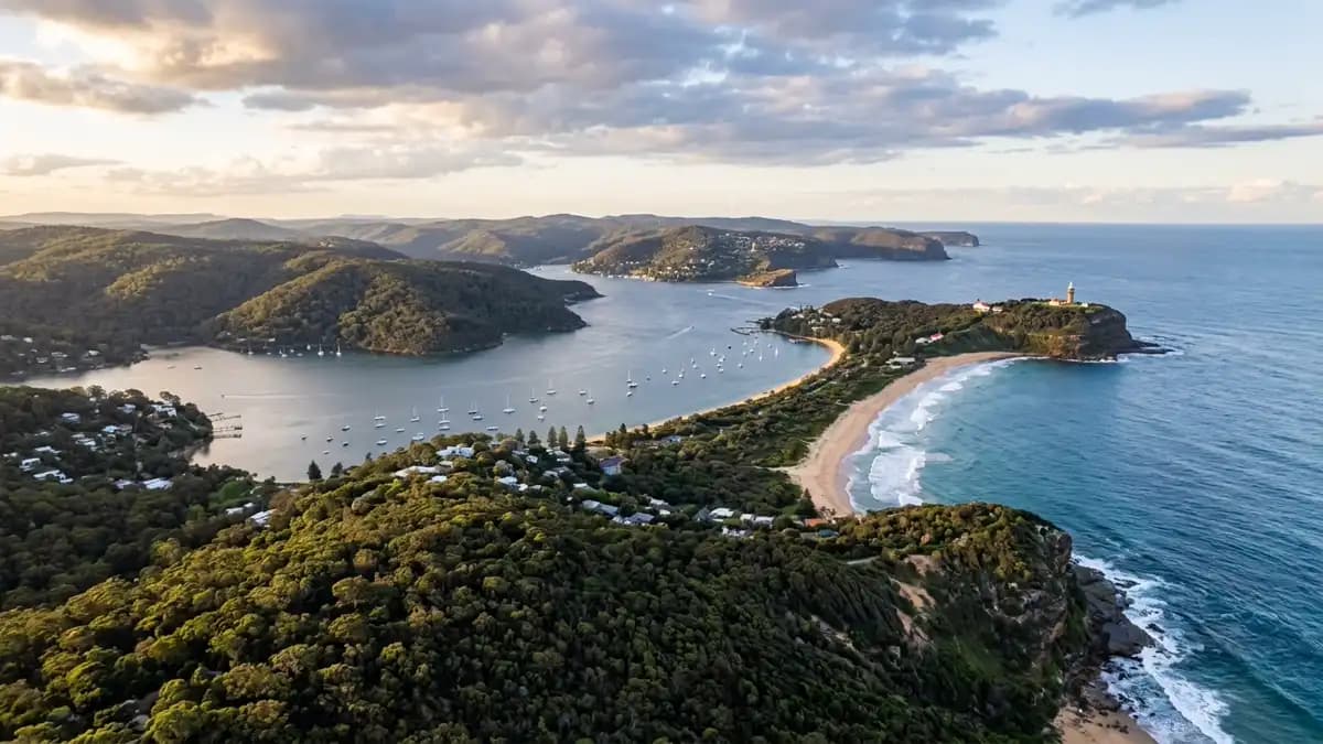 Scenic views of the region surrounding Palm Beach