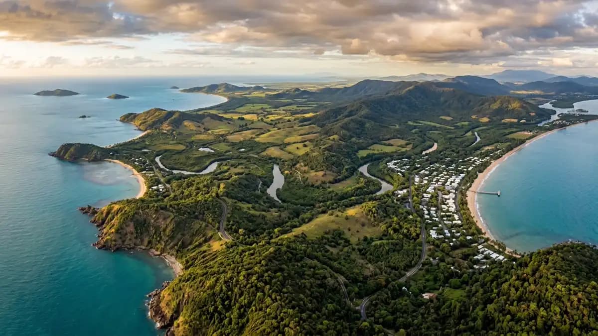 Scenic views of the region surrounding Palm Cove