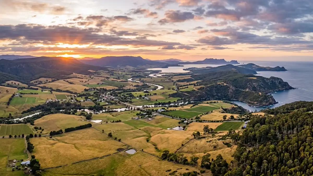 Scenic views of the region surrounding Richmond