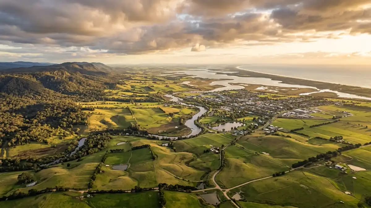 Scenic views of the region surrounding Sale