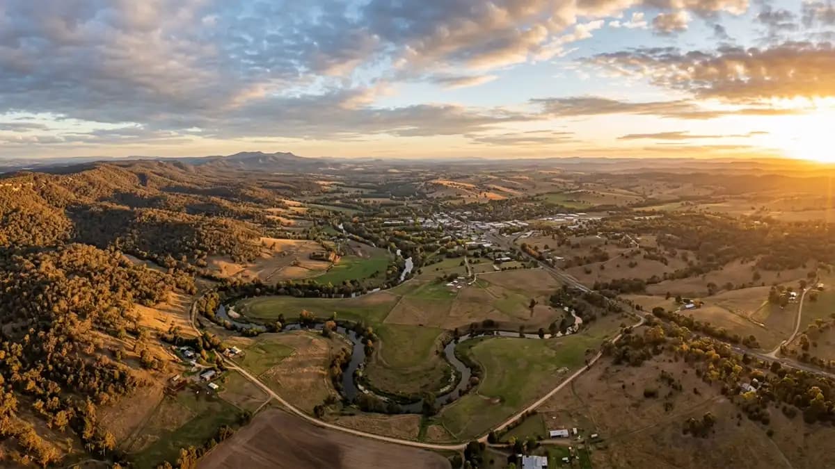 Scenic views of the region surrounding Seymour
