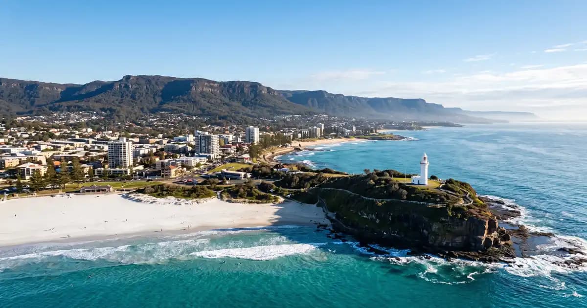 Wollongong coastline and lighthouse at Flagstaff Point, NSW