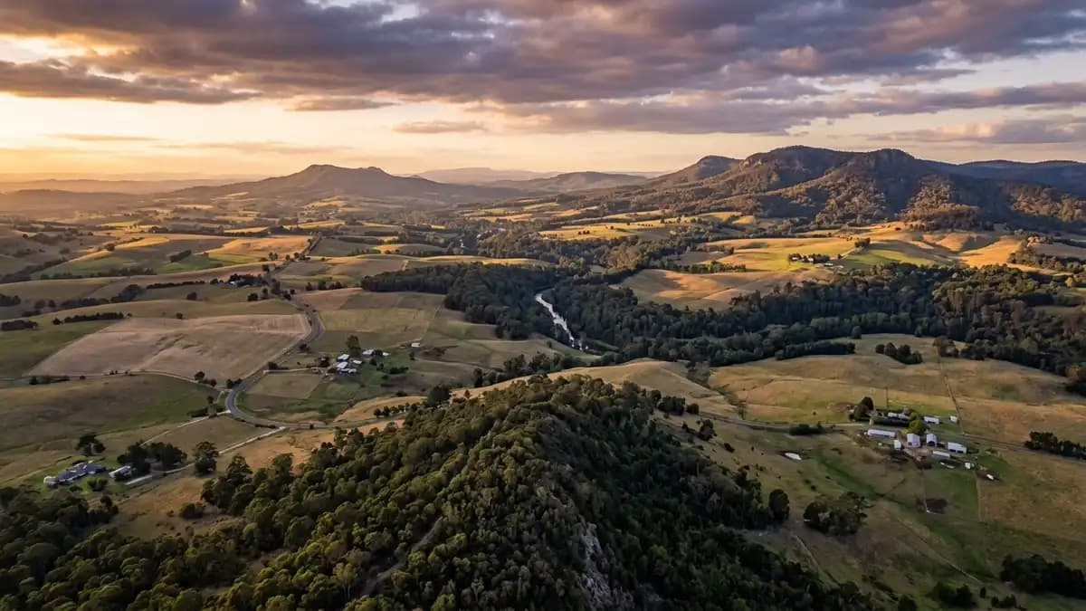 Scenic views of the region surrounding Woodend