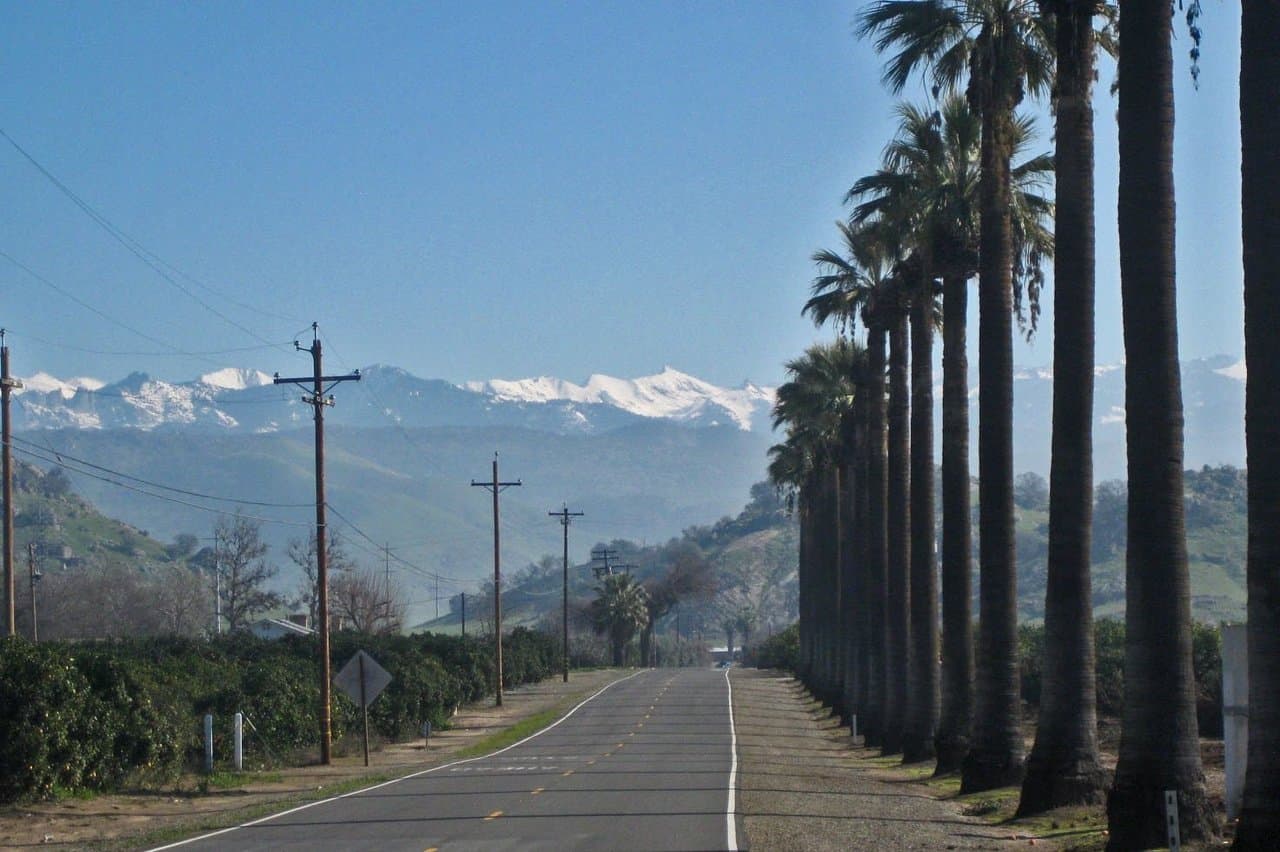 Public restroom facilities in Tulare County, California