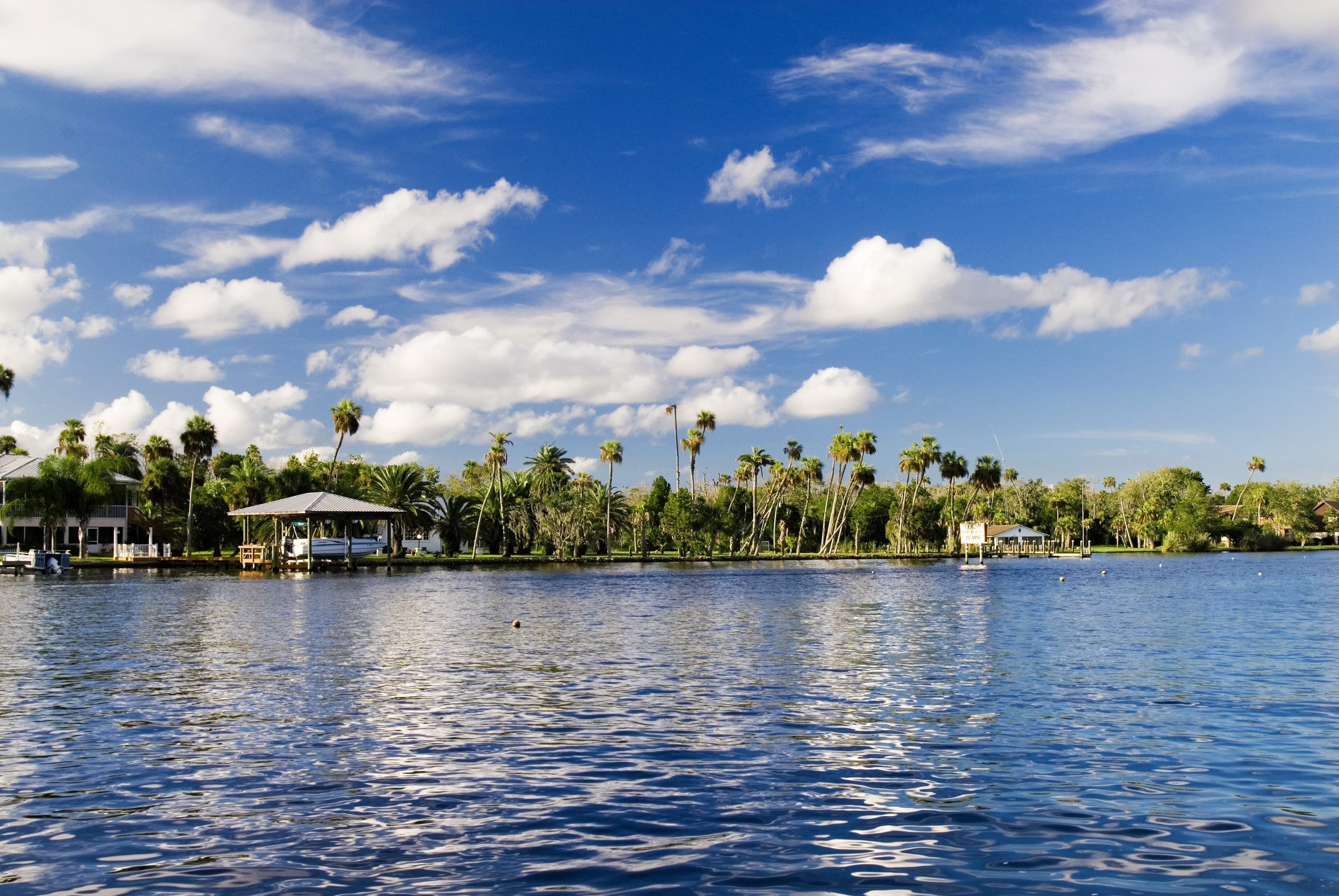 Public restroom facilities in Homosassa, Florida