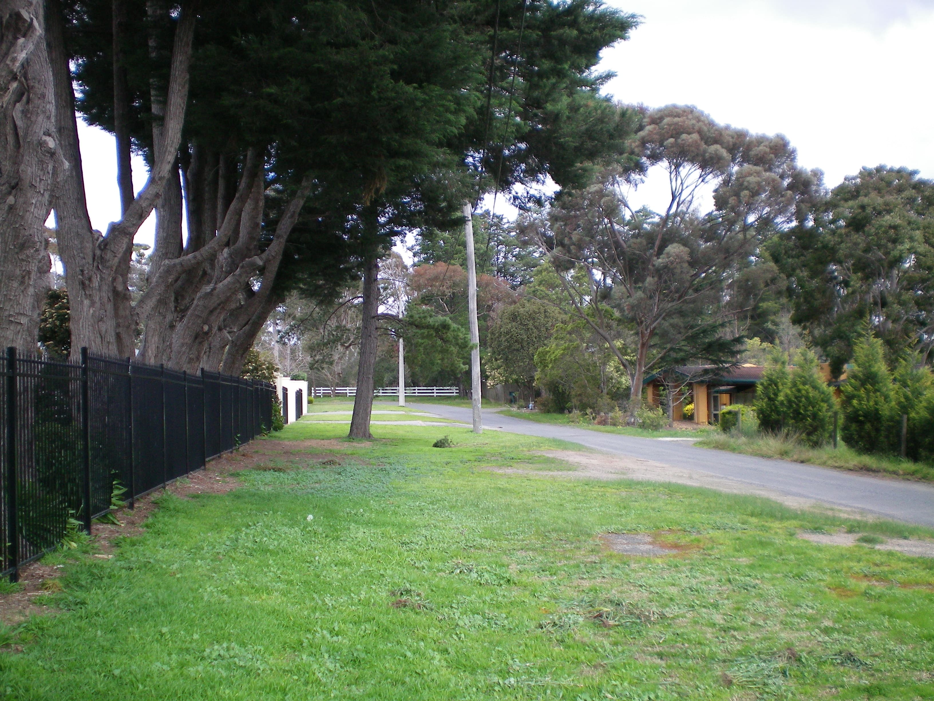 Public toilet facilities in Templestowe Lower, VIC