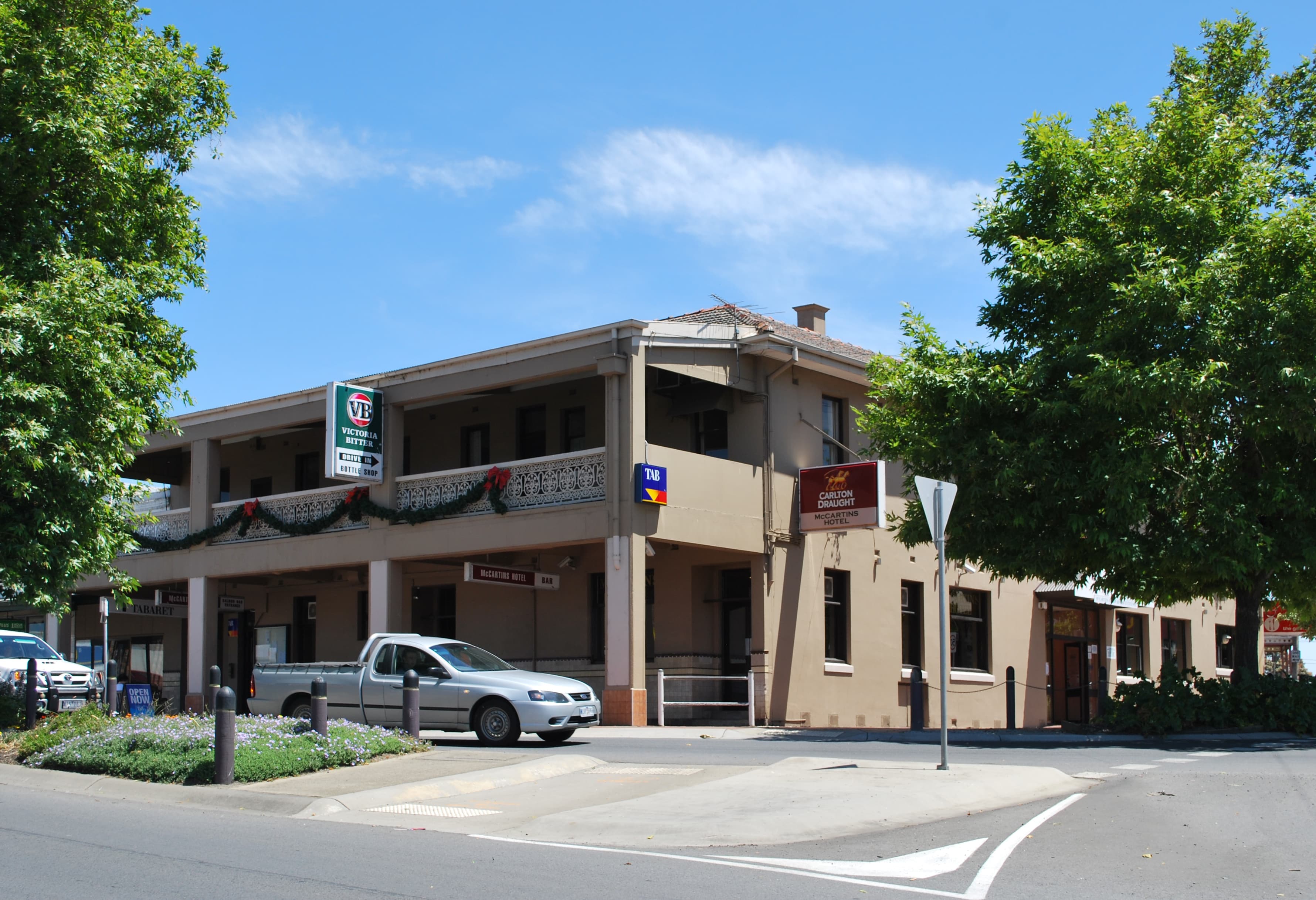 Public toilet facilities in Leongatha, VIC