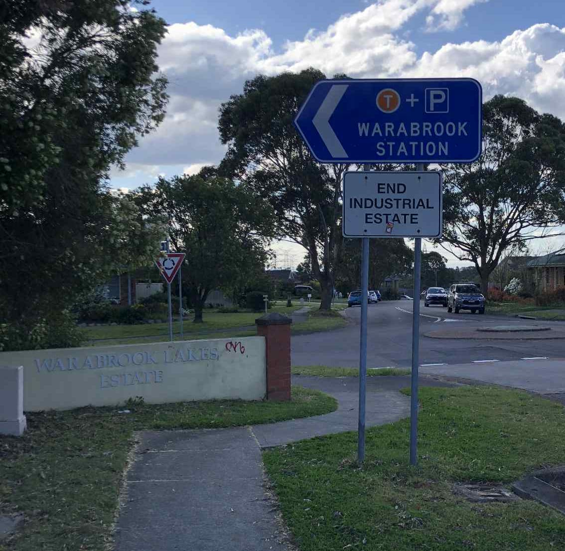 Public toilet facilities in Warabrook, NSW