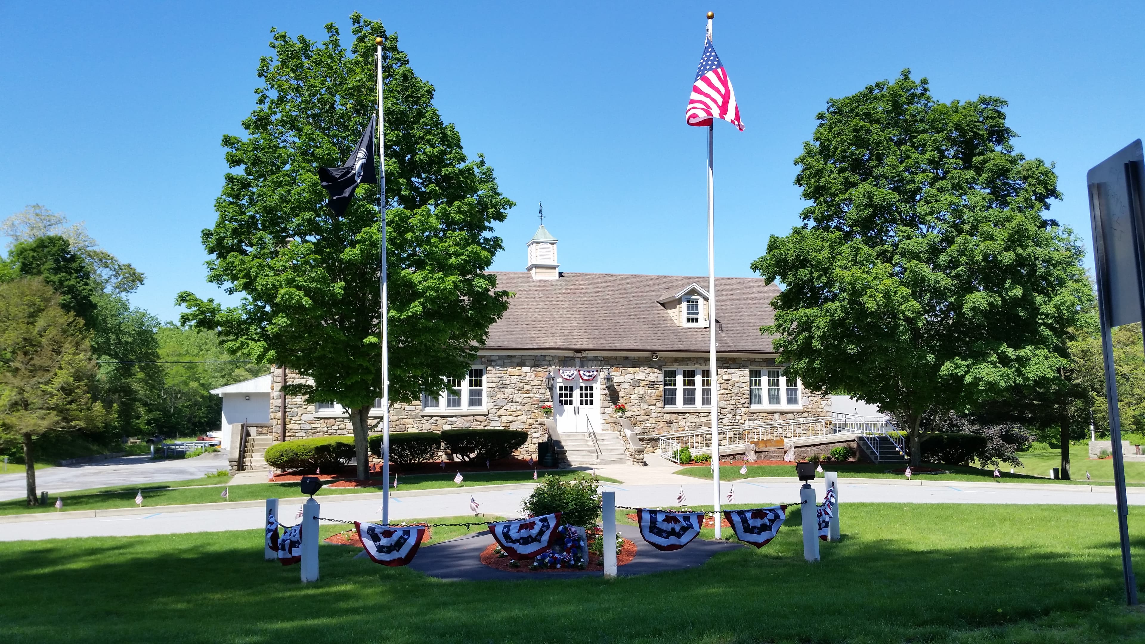 Public restroom facilities in Town of Beekmantown, New York