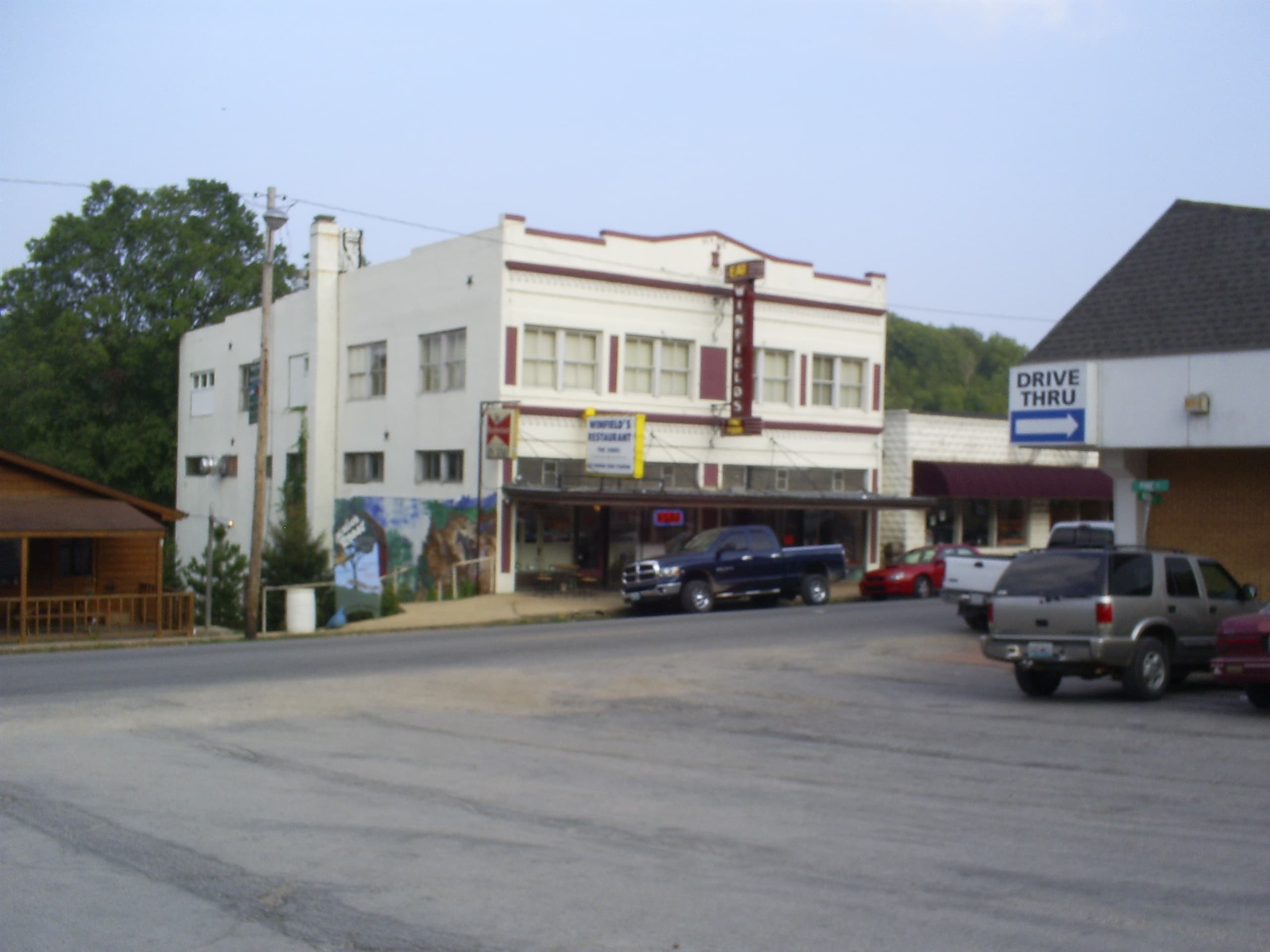 Public restroom facilities in Eminence, Missouri