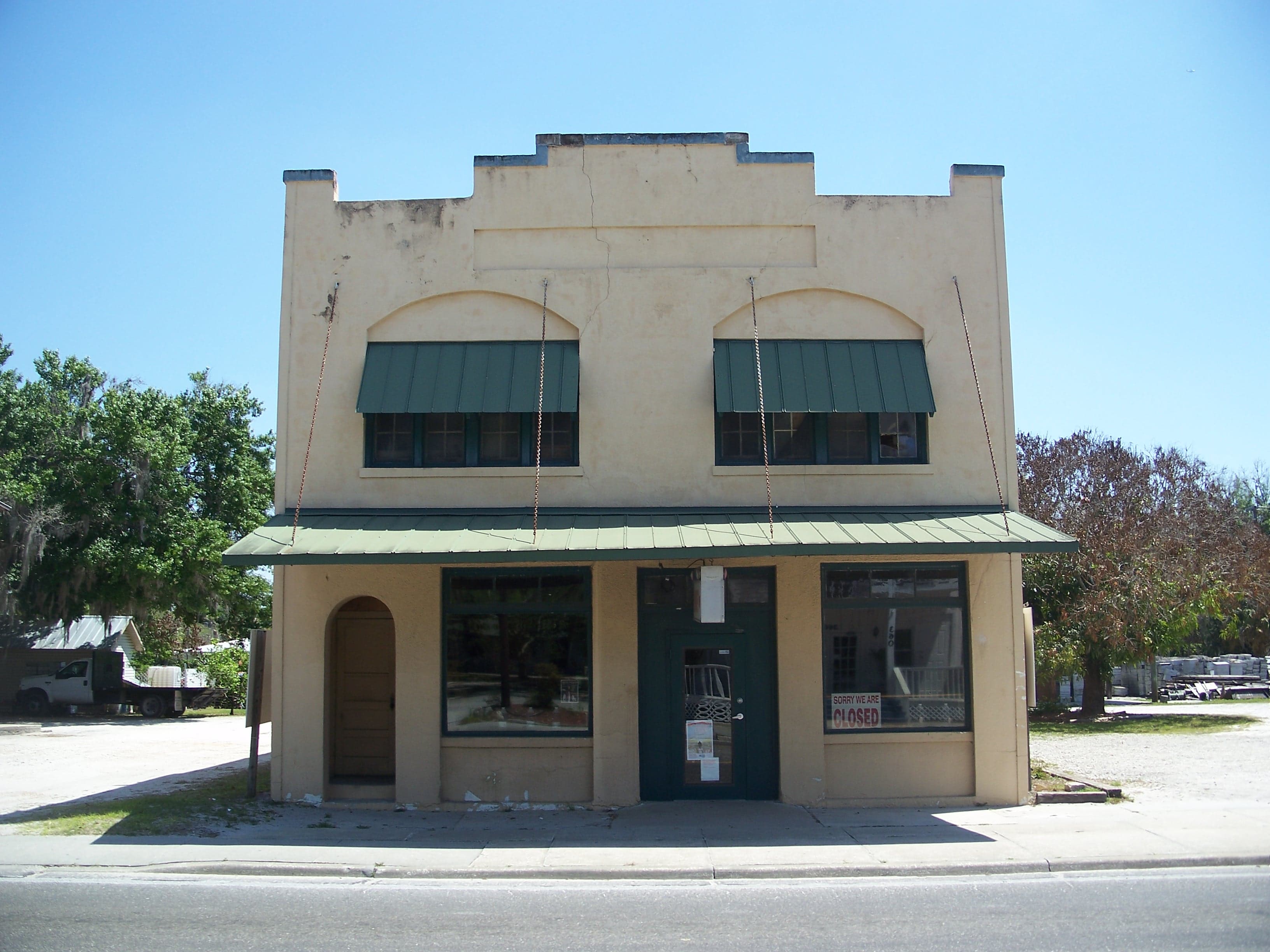 Public restroom facilities in LaBelle, Florida