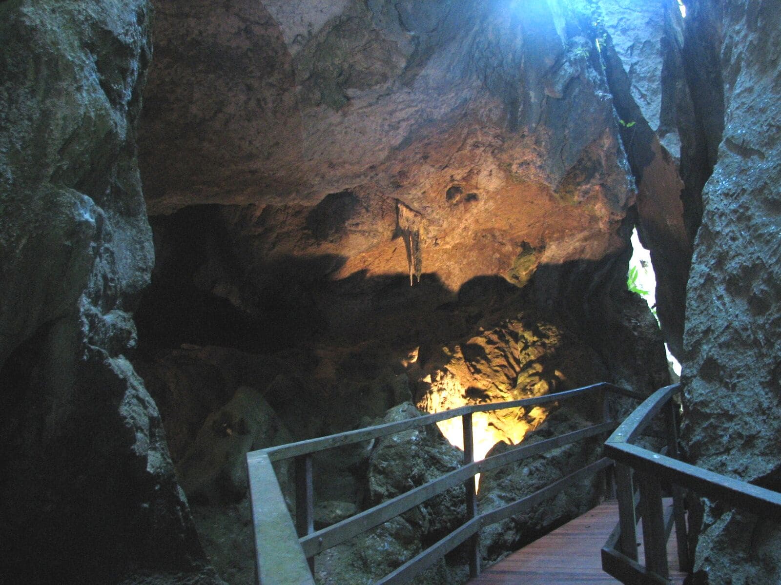 Public toilet facilities in The Caves, QLD