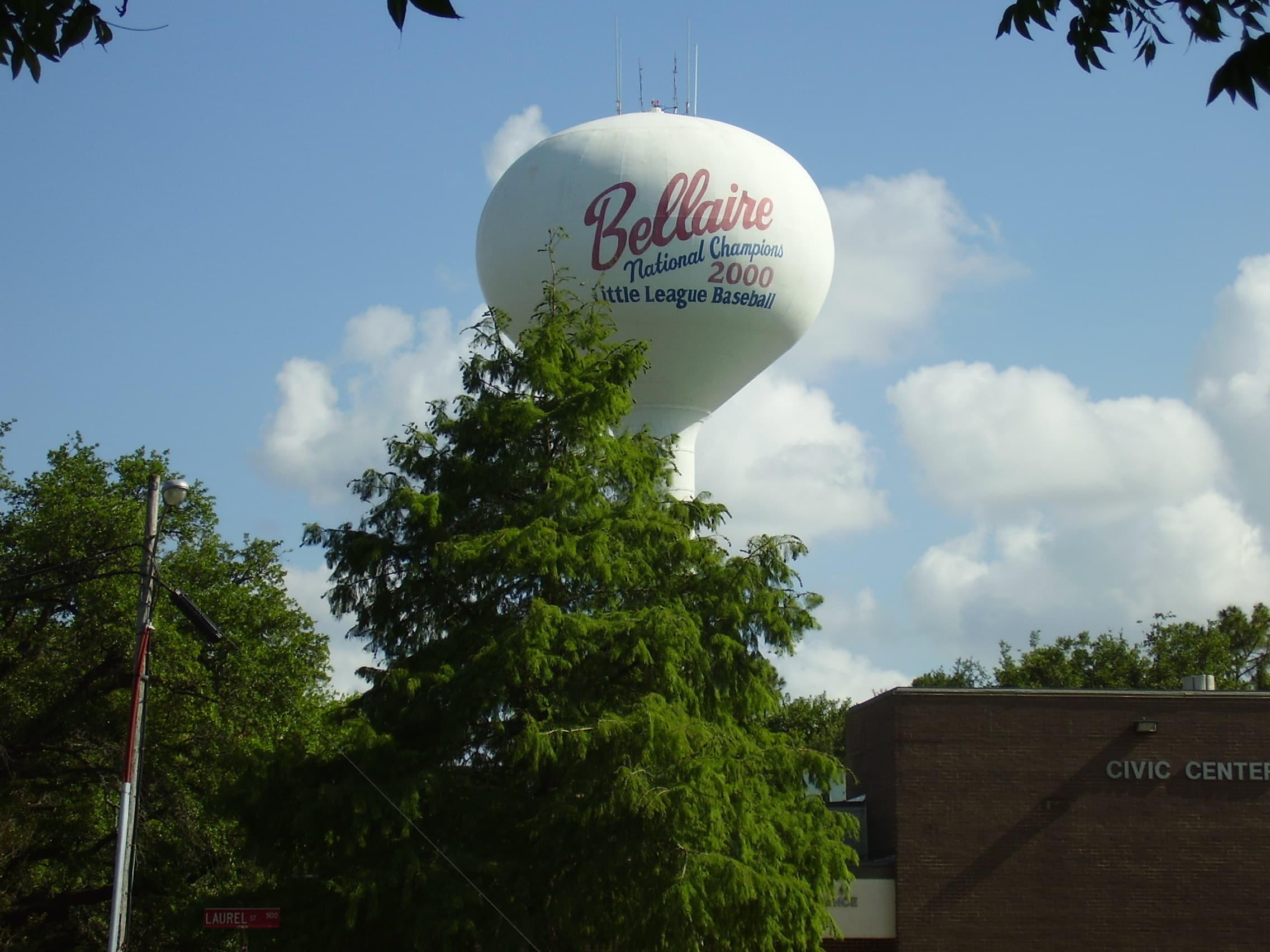 Public restroom facilities in Bellaire, Texas