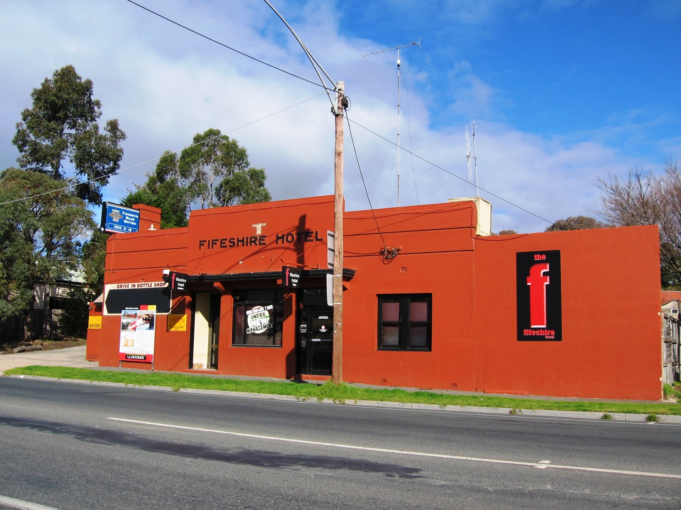 Public toilet facilities in Ironbark, VIC