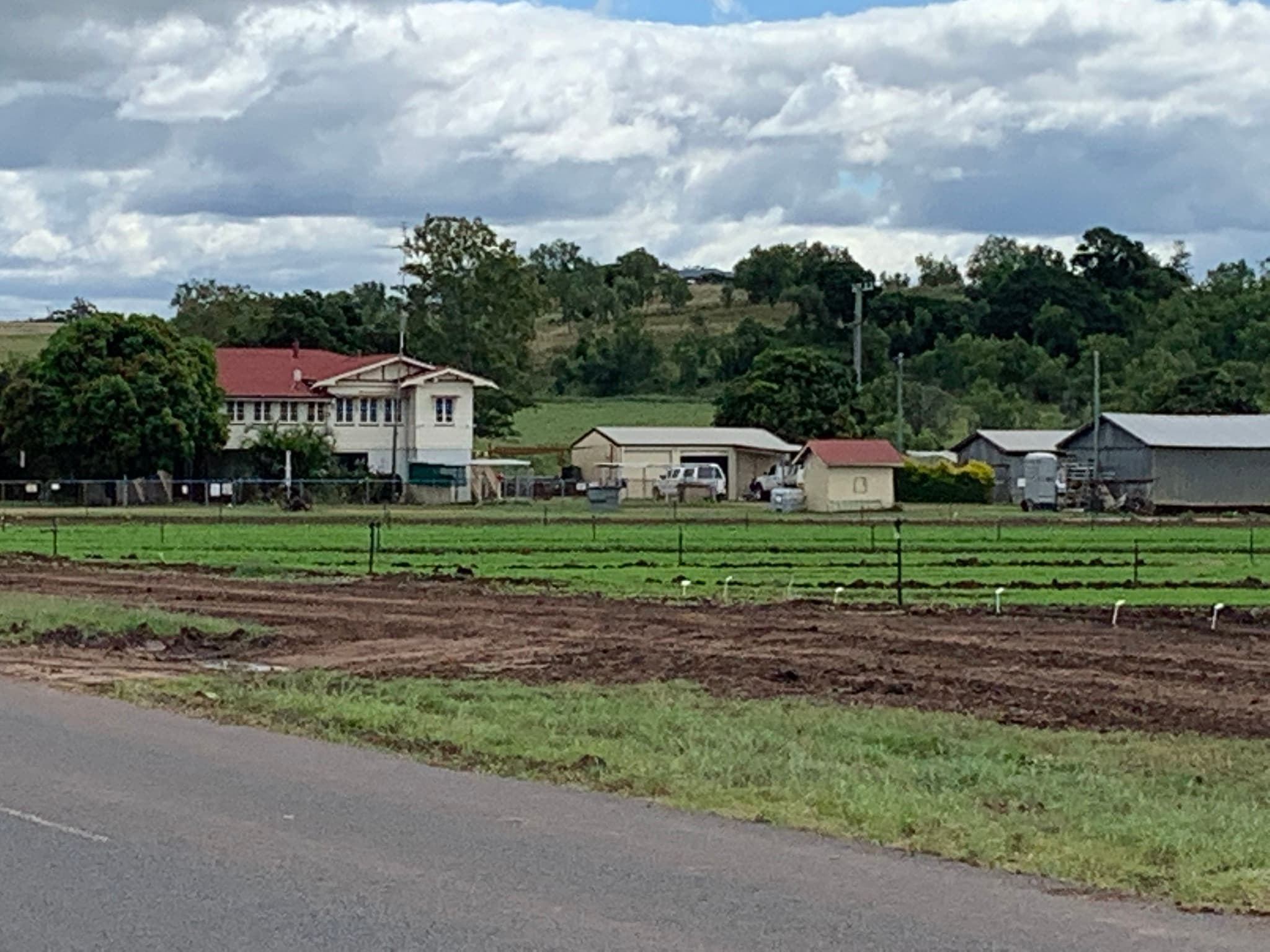 Public toilet facilities in Lower Tenthill, QLD