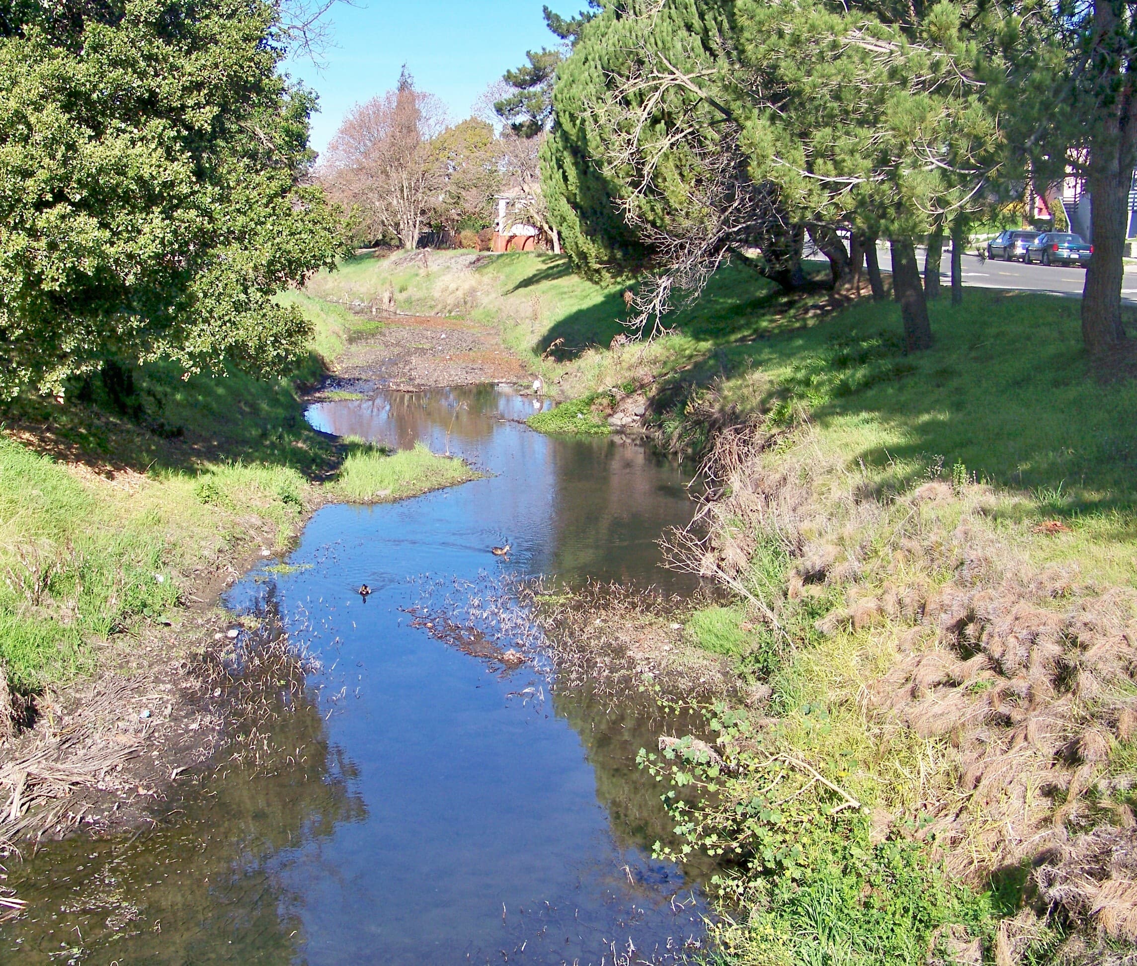Public restroom facilities in Pinole, California