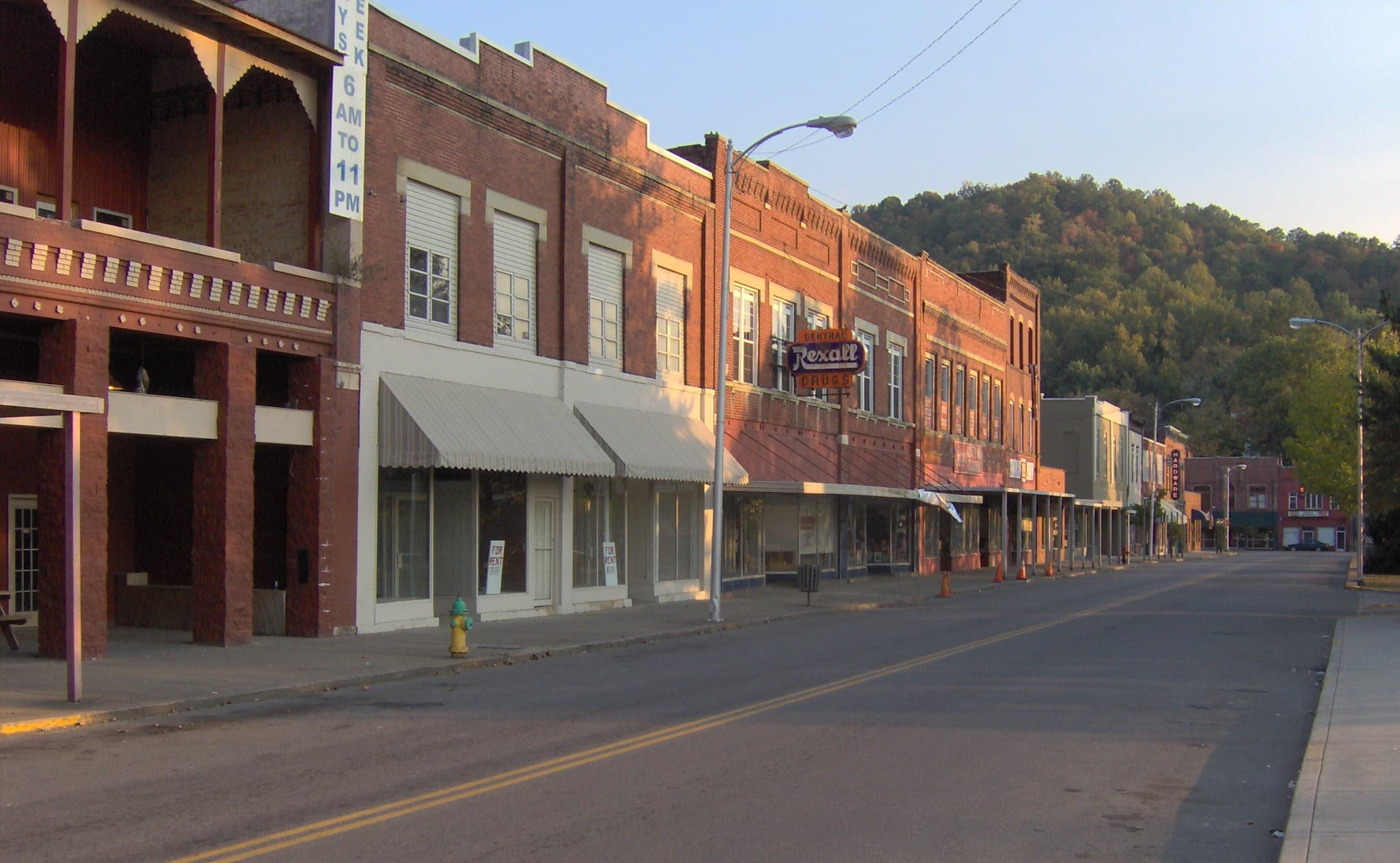 Public restroom facilities in Jellico, Tennessee