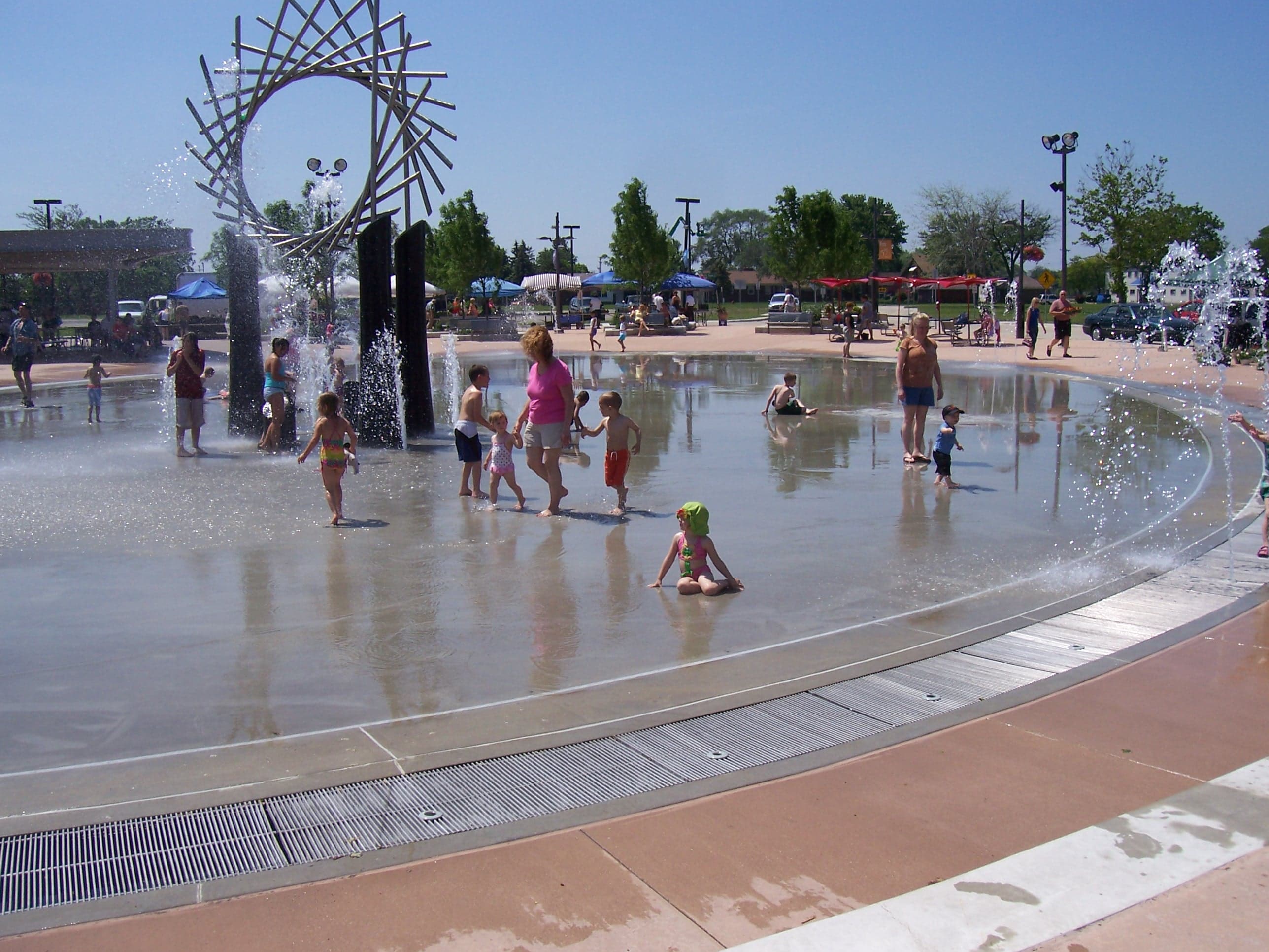 Public restroom facilities in Warren, Michigan