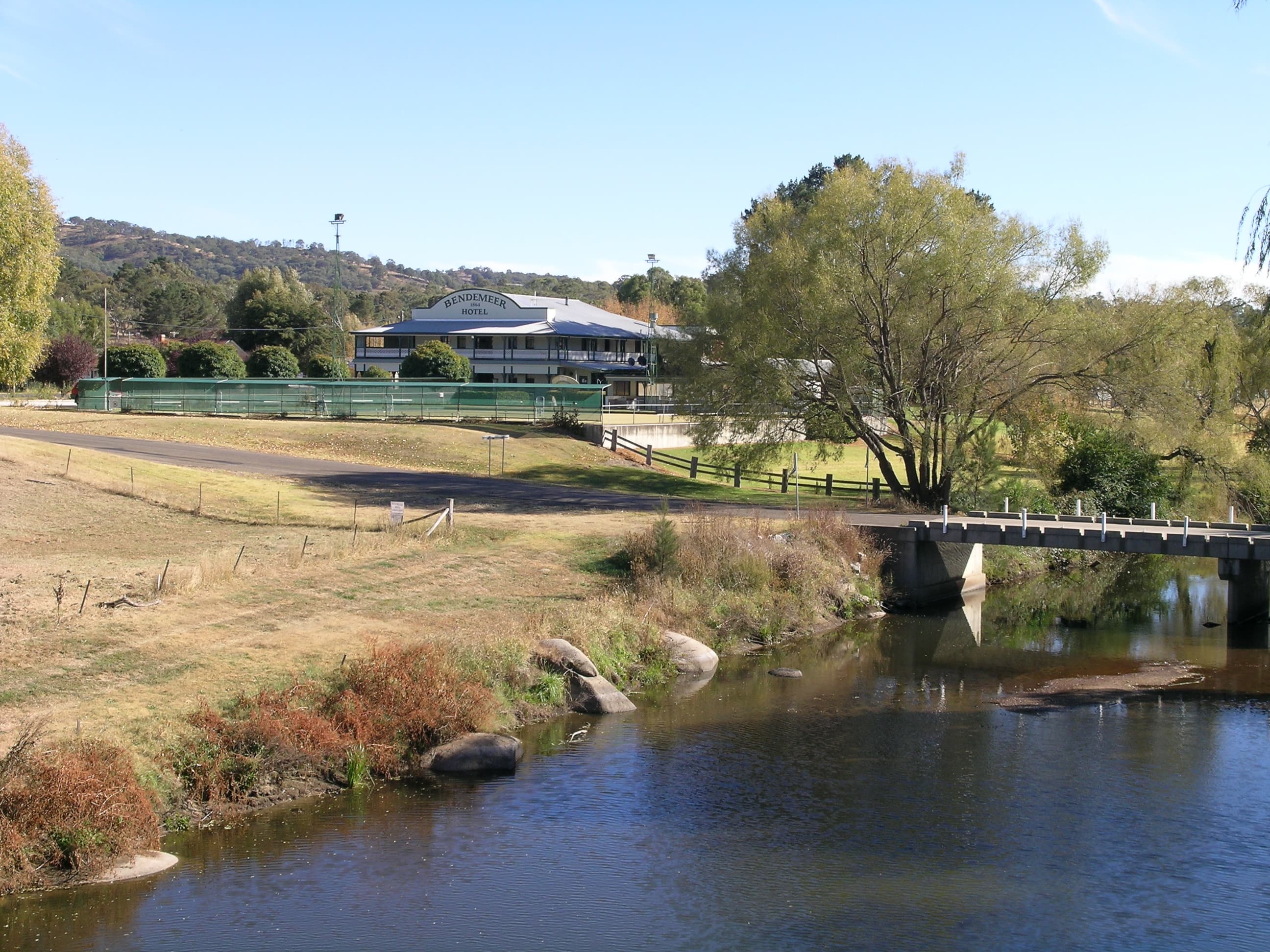 Public toilet facilities in Bendemeer, NSW