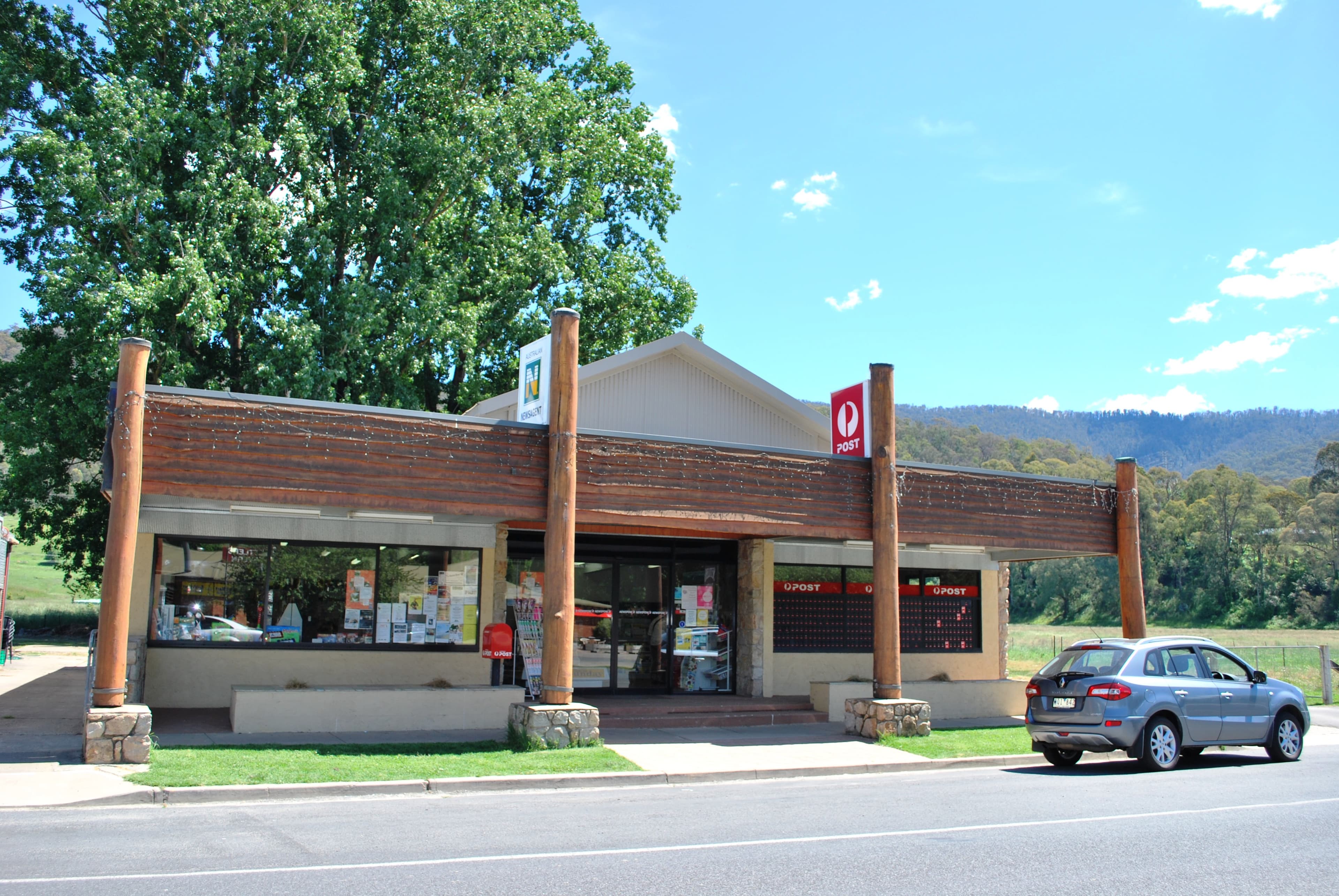 Public toilet facilities in Tawonga, VIC