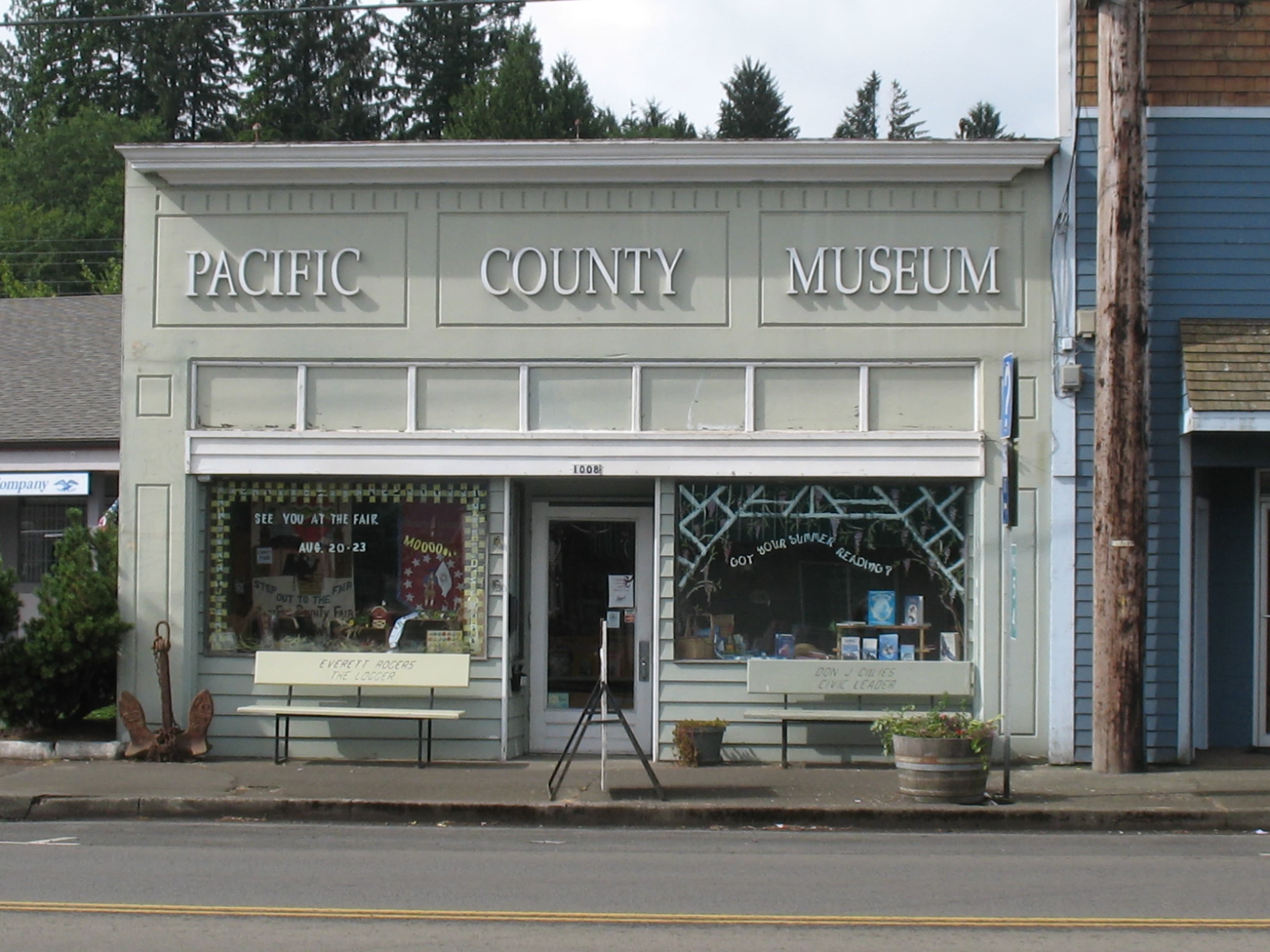 Public restroom facilities in South Bend, Washington