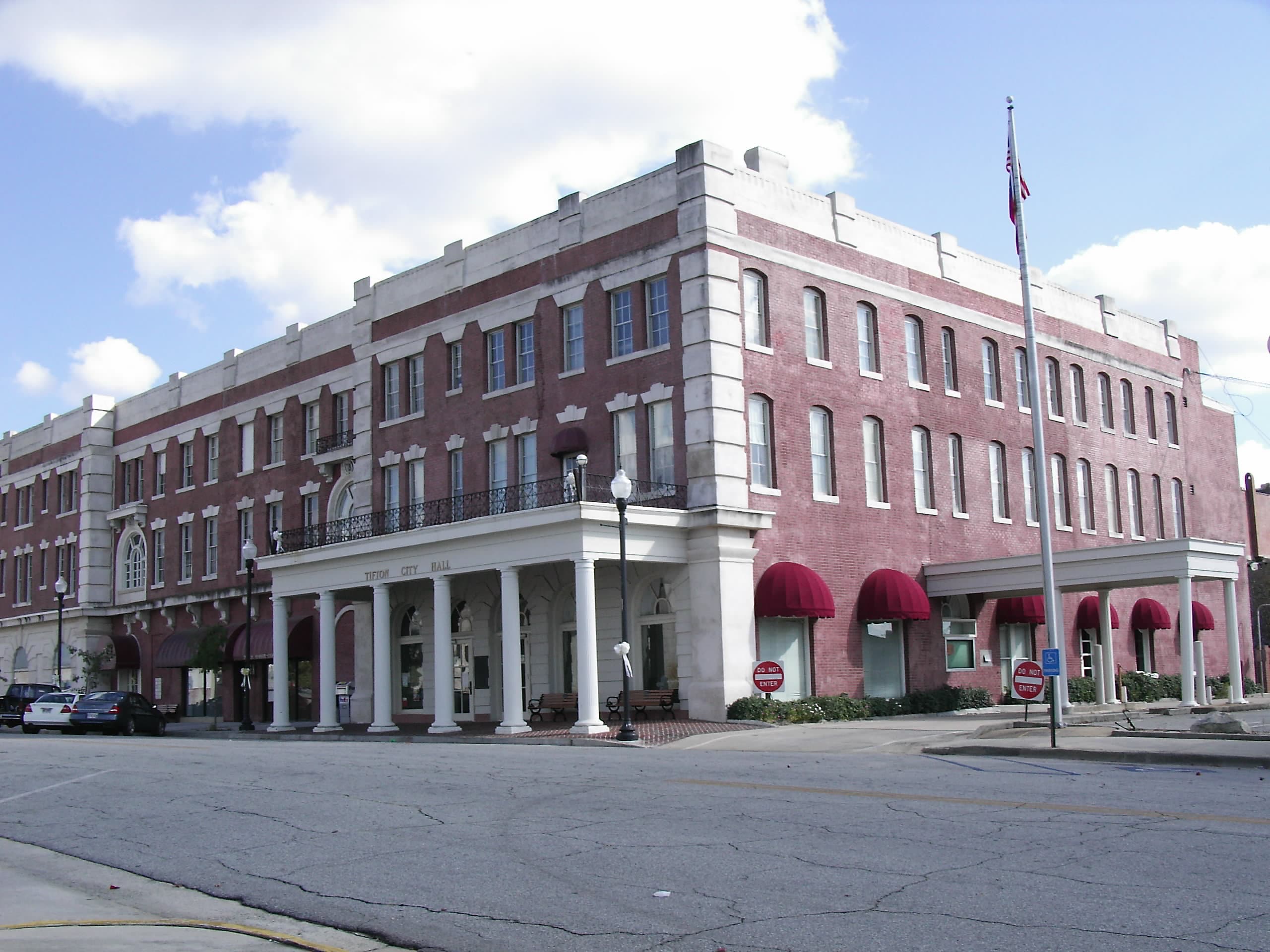 Public restroom facilities in Tifton, Georgia