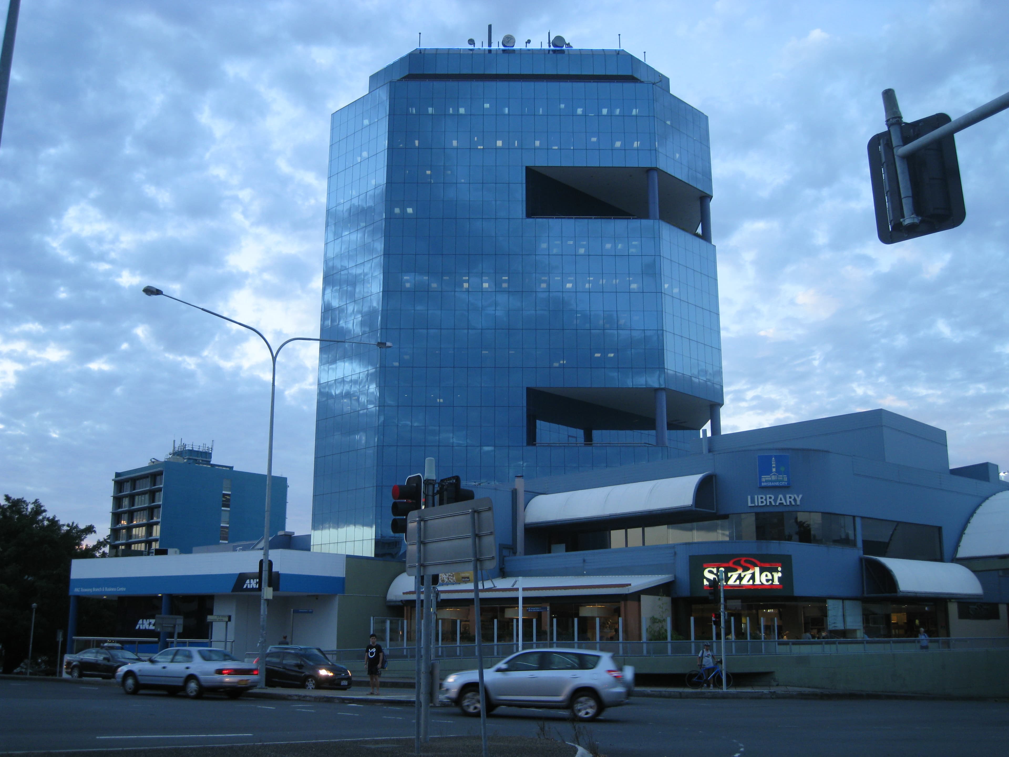 Public toilet facilities in Toowong, QLD