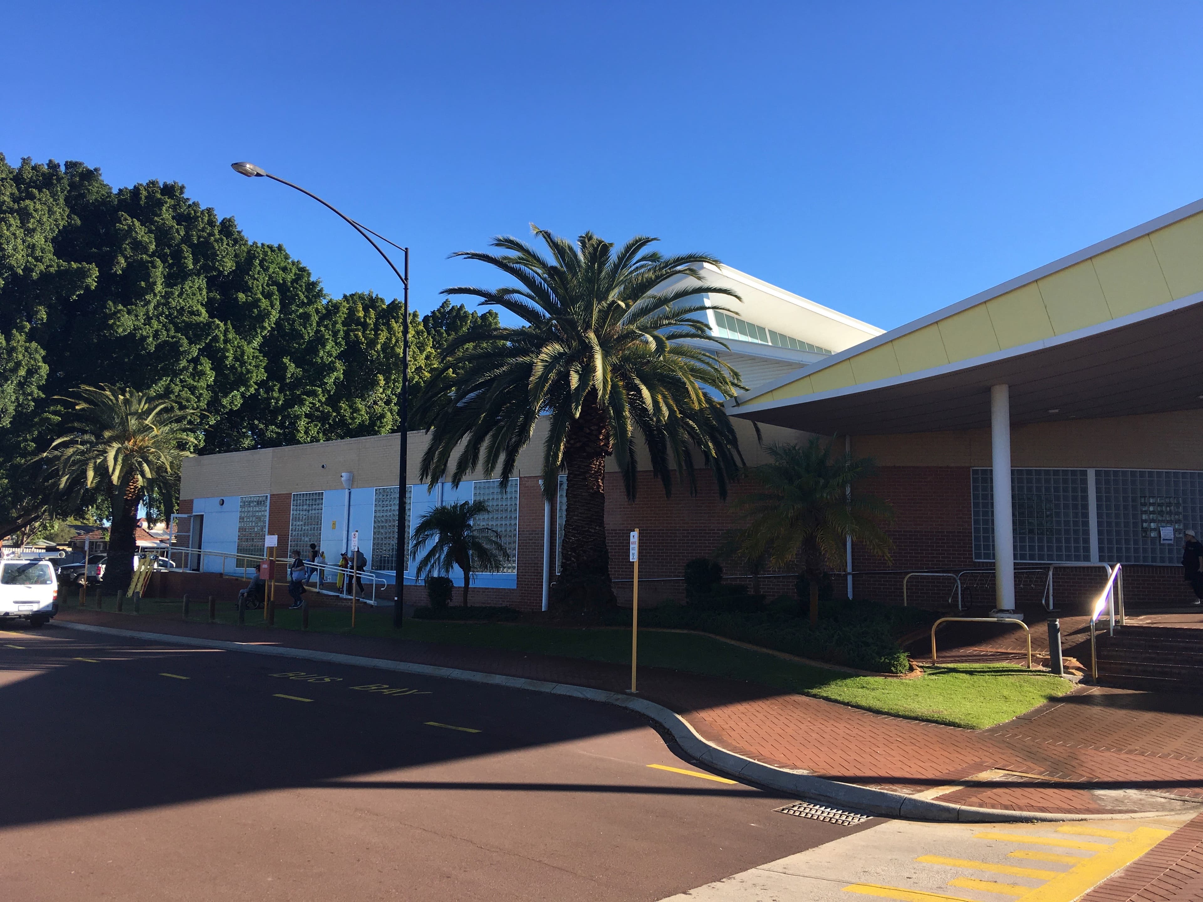 Public toilet facilities in Embleton, WA