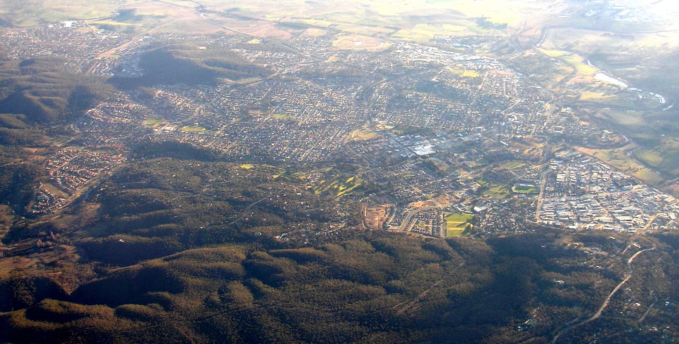 Public toilet facilities in Queanbeyan East, NSW