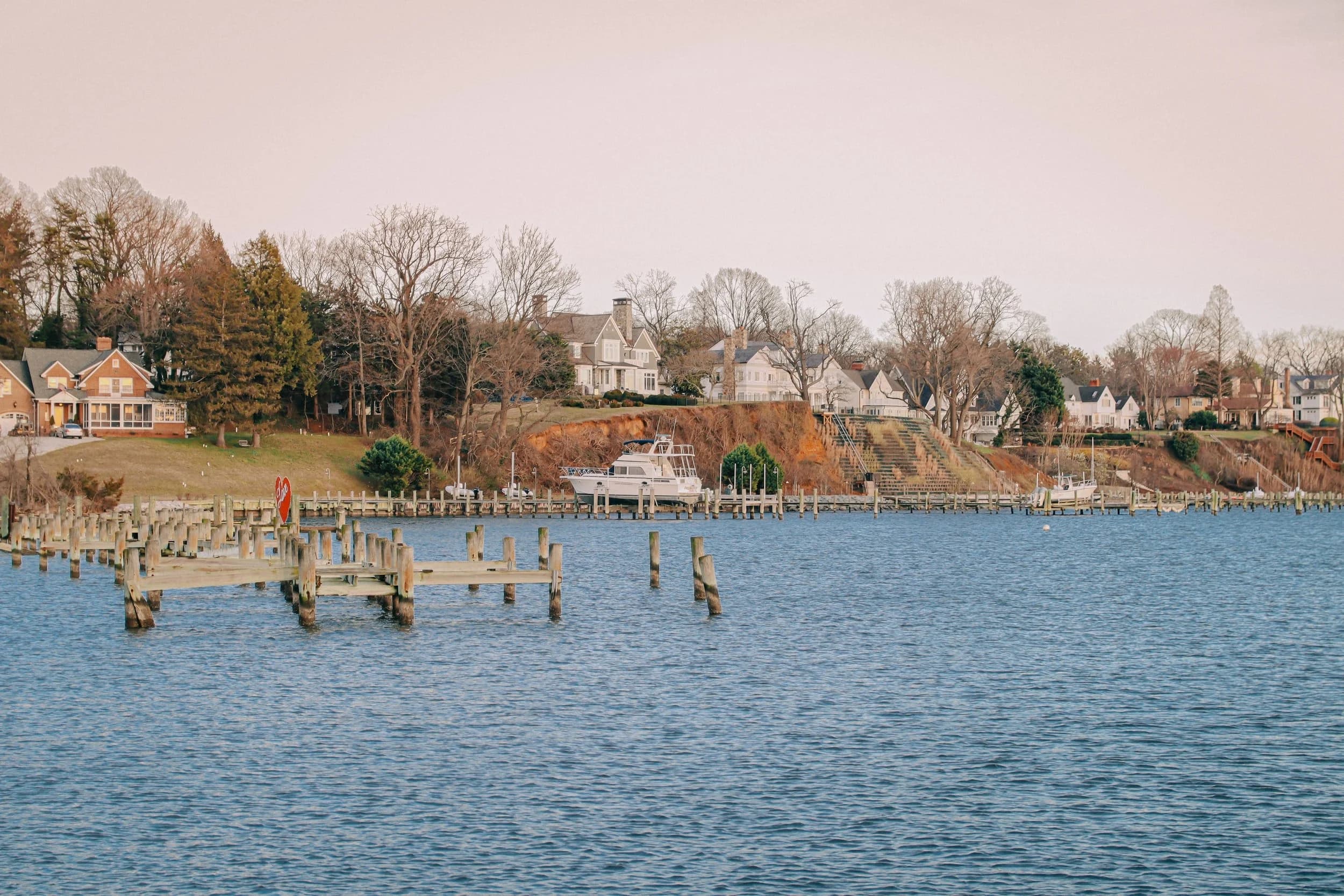 Public restroom facilities in Severna Park, Maryland