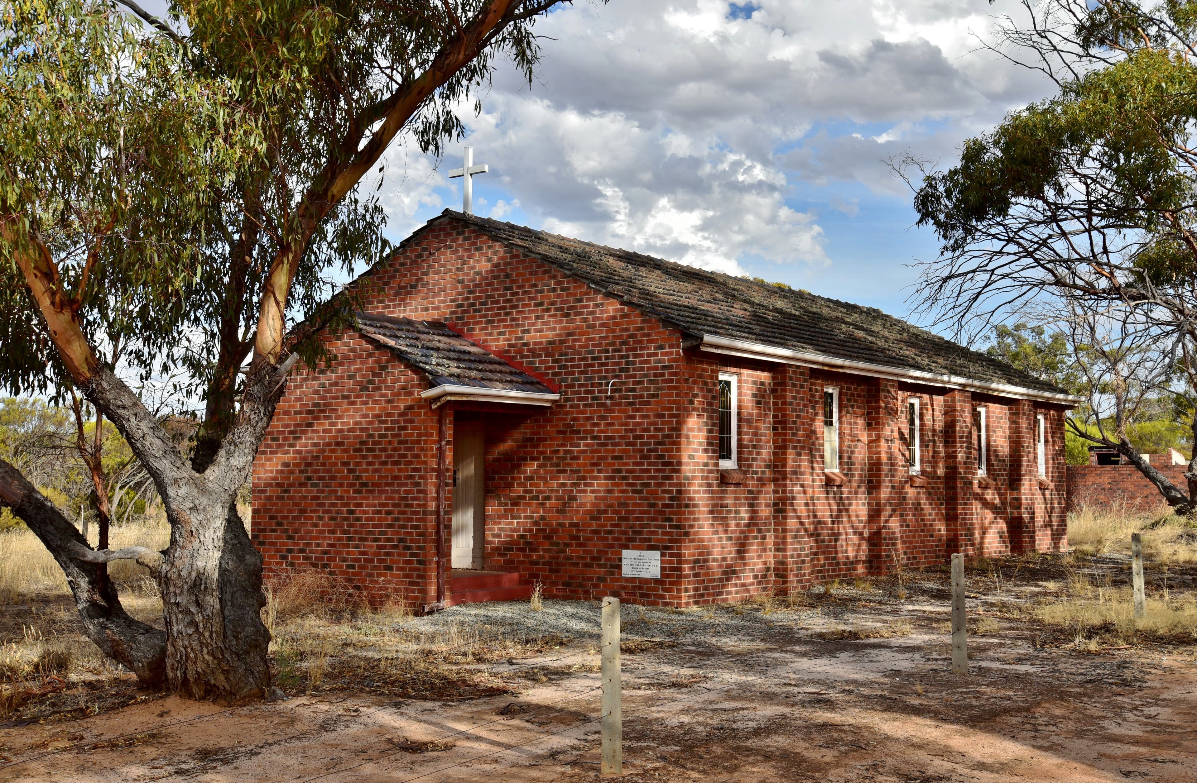 Public toilet facilities in Kwolyin, WA