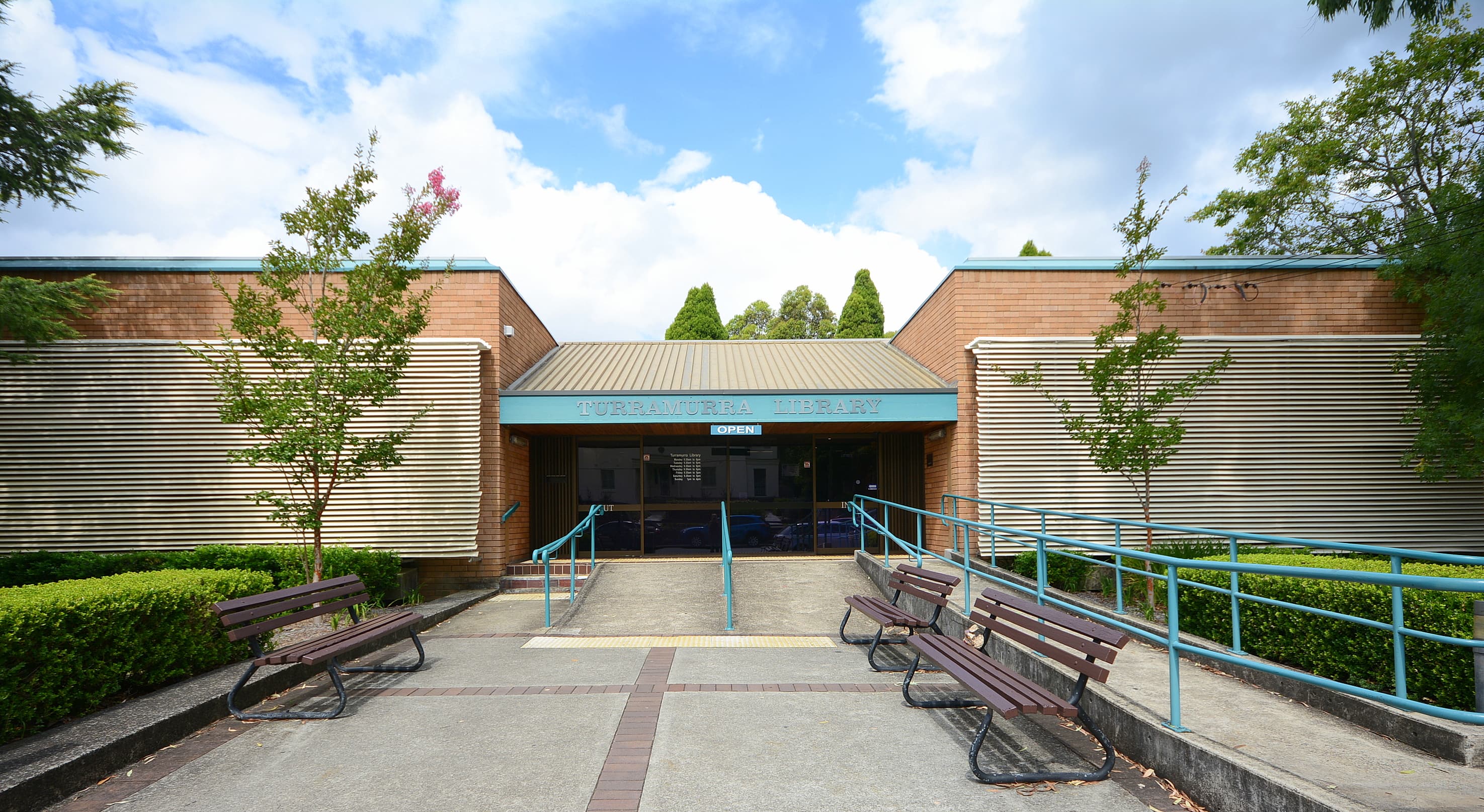 Public toilet facilities in South Turramurra, NSW