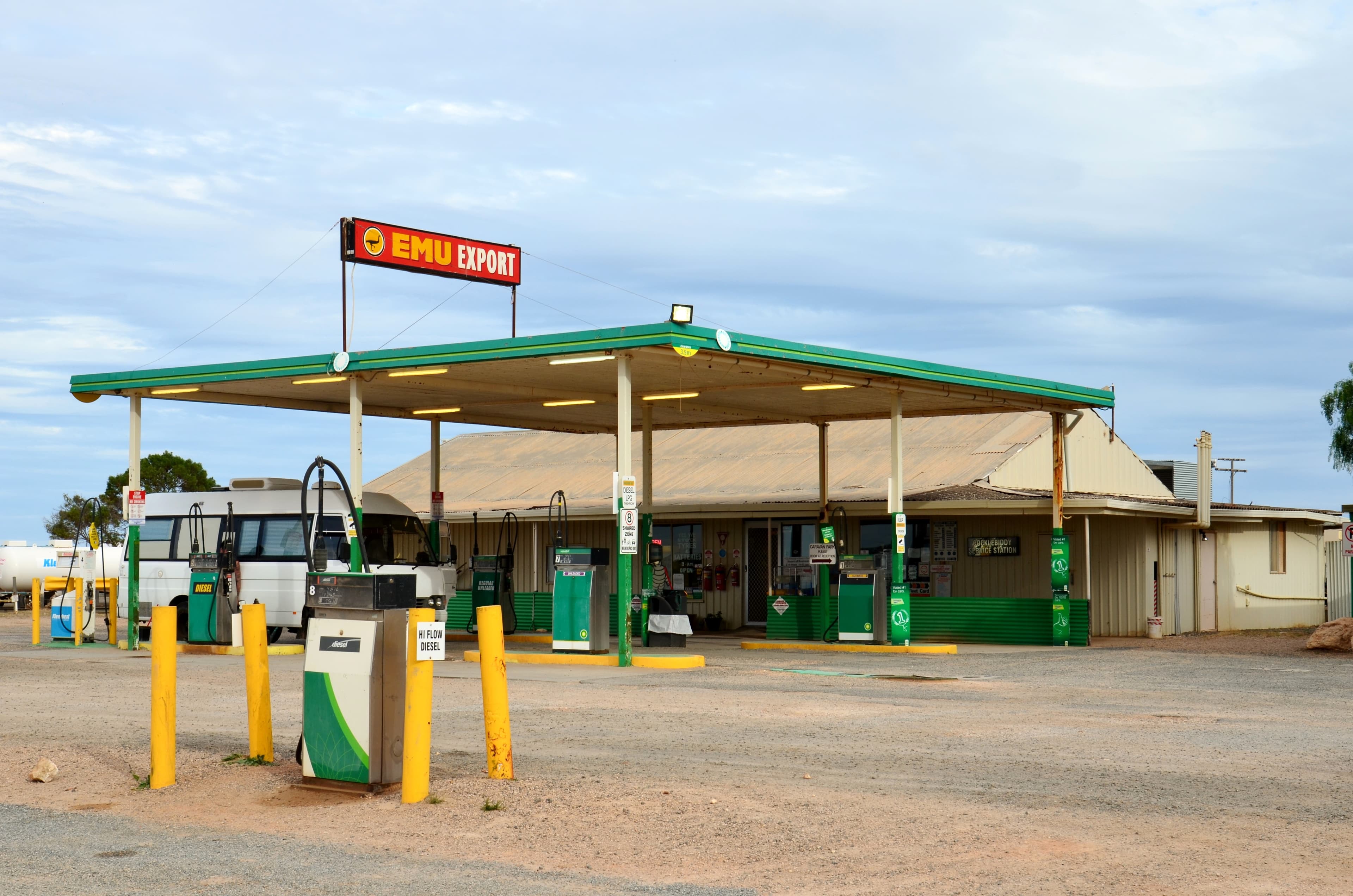 Public toilet facilities in Cocklebiddy, WA