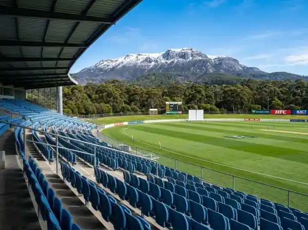 Blundstone Arena cricket ground with kunanyi Mount Wellington backdrop